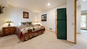 5 bedrooms, WiFi, bed sheets - Luxury McCall Home | Views, Game Room, Deck, Pool (McCall)