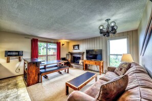 TV, fireplace, DVD player, offices