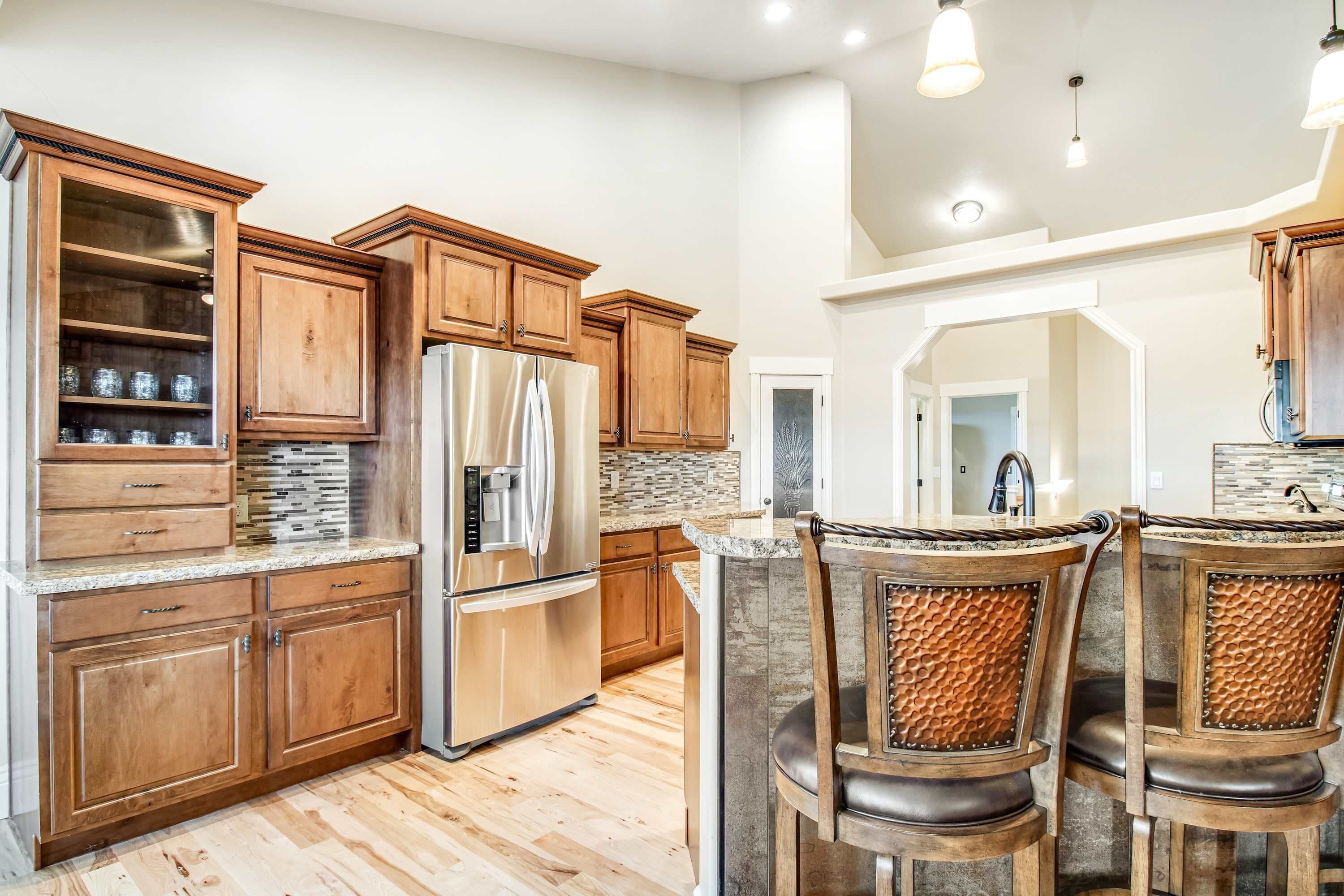 Køleskab, mikrobølgeovn, ovn, kogeplade