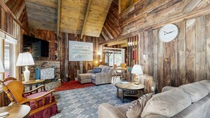 TV, offices - McCall Log Cabin, NearDowntown, Trailer Parking (McCall)