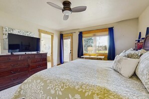 3 Schlafzimmer, Schreibtisch, Bügeleisen/Bügelbrett, WLAN