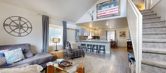 Cozy McCall Cottage | Fire Pit & Near Downtown