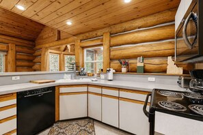 Fridge, microwave, oven, stovetop - Log Cabin Retreat | Hot Tub, Fire Pit & Near Lake (McCall)