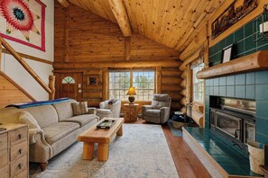 TV, fireplace, DVD player, stereo - Log Cabin Retreat | Hot Tub, Fire Pit & Near Lake (McCall)