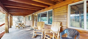Family Cabin Retreat | Sleeps 10, River Access