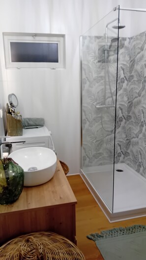 Hair dryer, toilet paper - Bohemian Châtelaillonaise (Châtelaillon-Plage)
