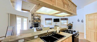 McCall Golf Home | Patio, Fenced Yard & Views