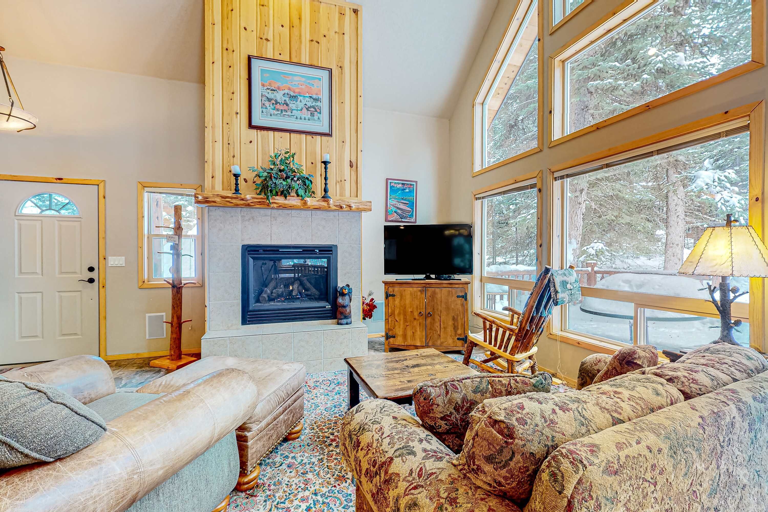 TV, fireplace, offices