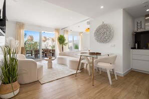 Apartment | Dining - Estepona Garden Apartment for 3 (Casares)
