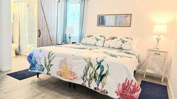 1 bedroom, desk, free WiFi, bed sheets
