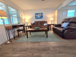 Smart TV, books - The Seahorse 6mi to Pcola Bch (Gulf Breeze)