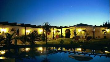 Piscine extérieure, piscine chauffée