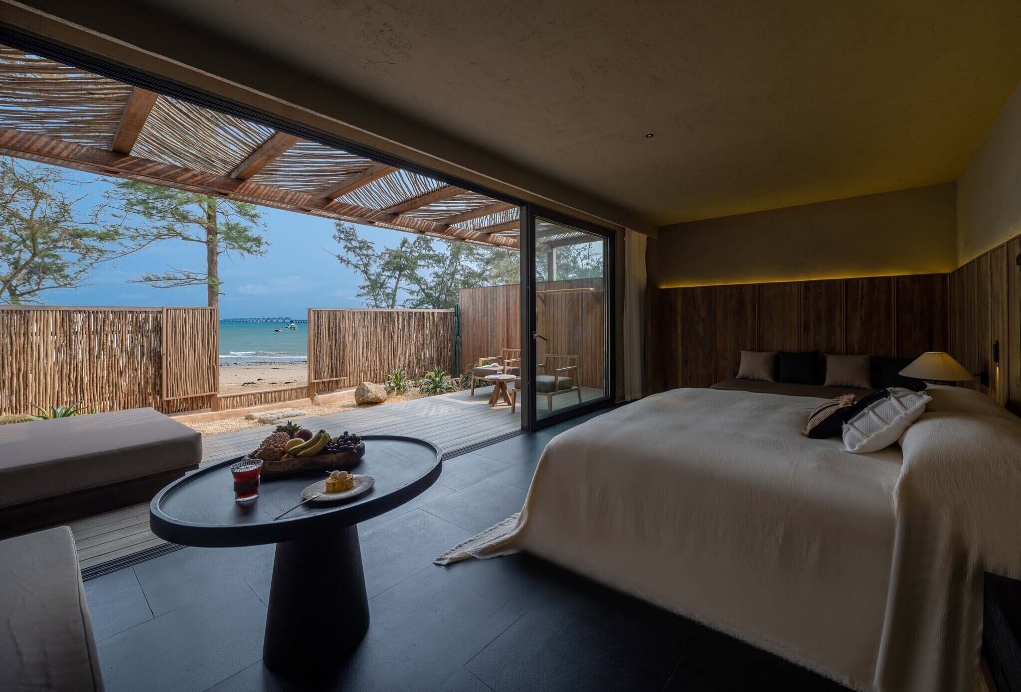 Luxury Double Room, Patio, Sea View | Living area