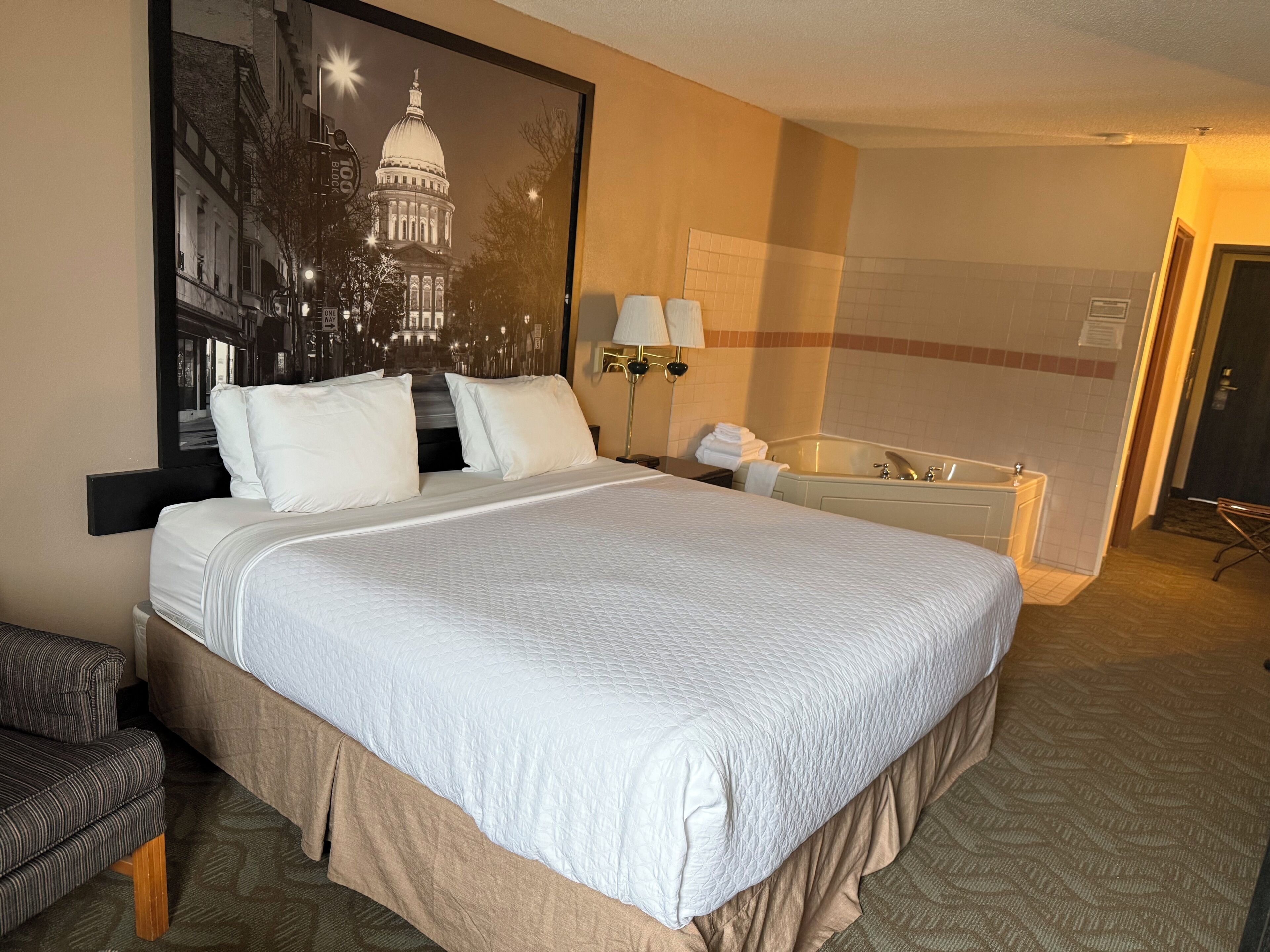 Standard Suite (No Pets Allowed)