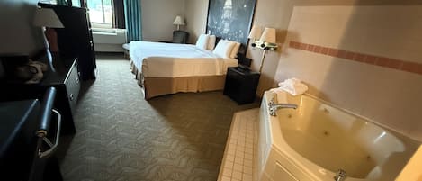 Suite Standard (No Pets Allowed) | Fer et planche à repasser, accès au Wi-Fi (inclus)
