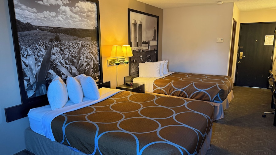 Dodgeville inn and suites