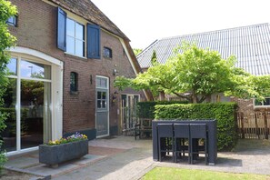 House | Balcony - Apartment in Netherlands Near Nature Trails (Dalerveen)