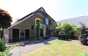 House | Exterior - Apartment in Netherlands Near Nature Trails (Dalerveen)
