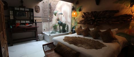 In-room safe, free WiFi, wheelchair access