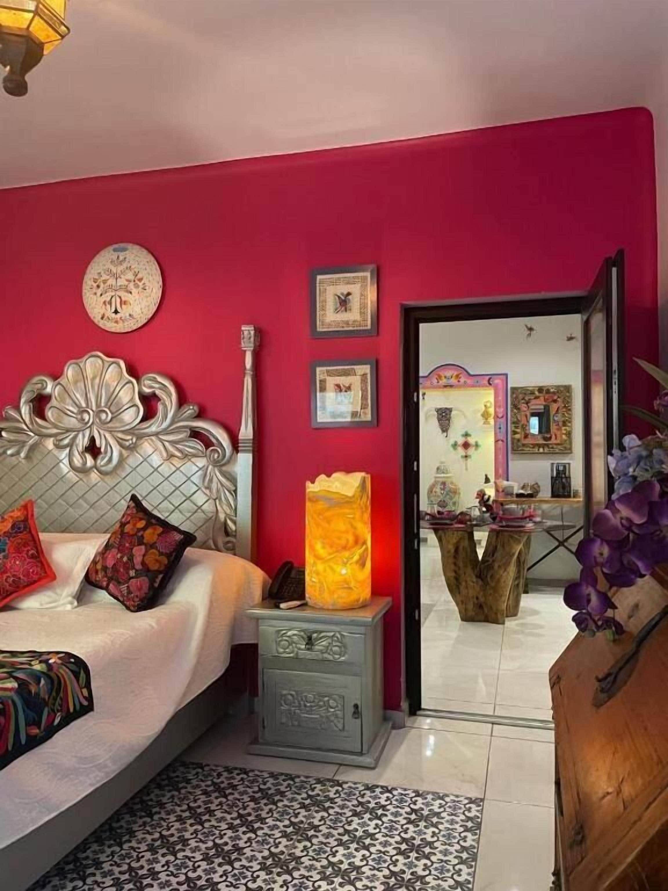 In-room safe, free WiFi, wheelchair access