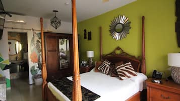 Suite junior, 1 cama Queen size | Caja de seguridad en la habitación y wifi gratis