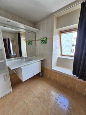 Interior - Spacious duplex apartment- 8p - walking distance beach (Blankenberge)