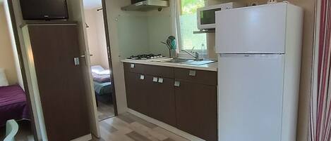 Microwave, coffee/tea maker