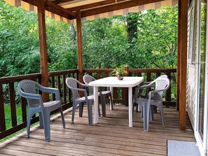 Outdoor dining - Cozy mobile home - 6 guests (Mauléon-Licharre)