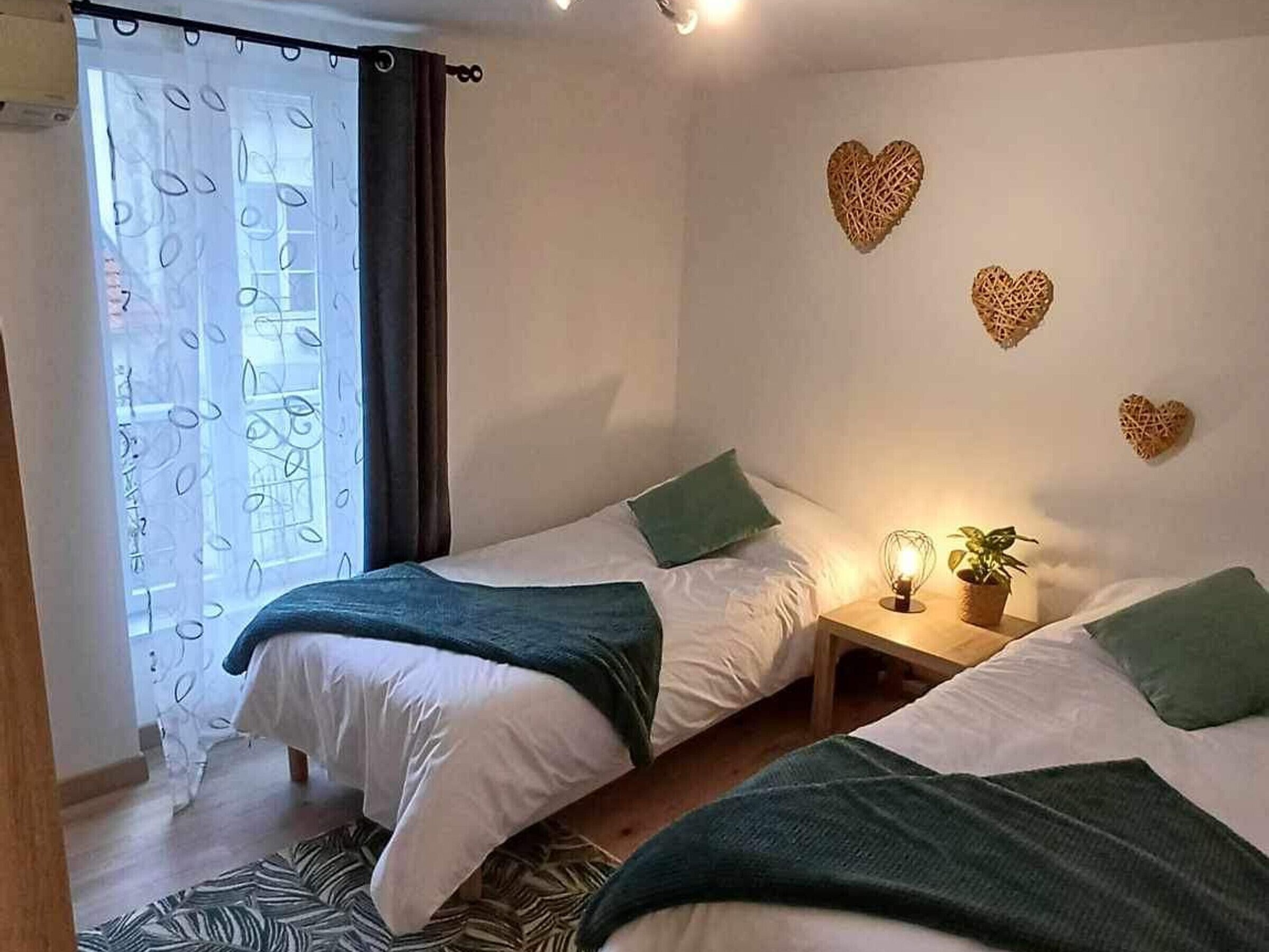 2 chambres, Wi-Fi gratuit, draps fournis