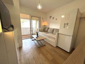 TV - Calm studio, pool - 2 guests (Sanary-sur-Mer)