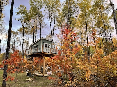 The Canopy Cabin a Nature Lovers Eclectic Treehouse
