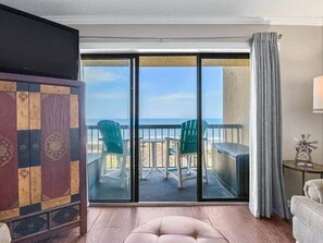 TV - Steps to the Shore - Breathtaking Ocean Views (Myrtle Beach)