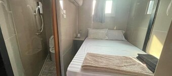 チャリンスップ ピンクラオ ホテル