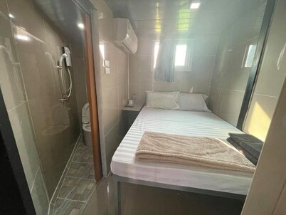 Charinsup Pinklao hotel