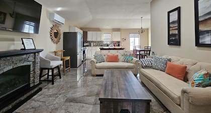 Enjoy this entire home near Death Valley National Park 25 minute to Junction