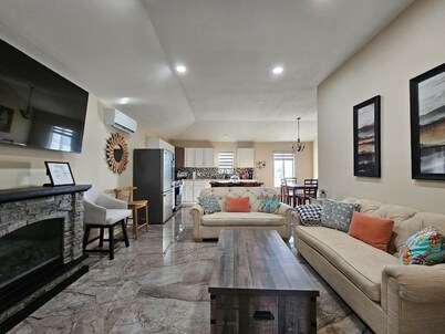 Enjoy this entire home near Death Valley National Park 25 minute to Junction