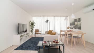 Deluxe Apartment | Living area