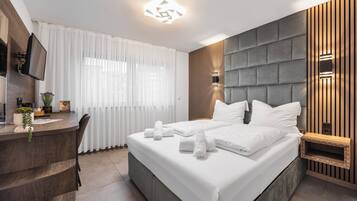 Quarto casal, banheiro privativo