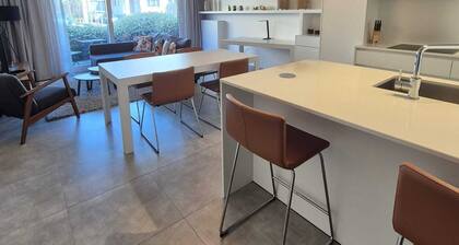 Luxury apartment INCLUDING GARAGE - quiet location near the sea - GROUND FLOOR