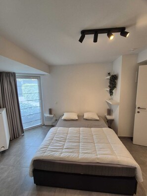 1 bedroom, WiFi - Luxury apartment INCLUDING GARAGE - quiet location near the sea - GROUND FLOOR (Blankenberge)