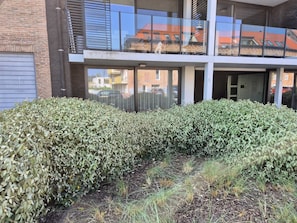 Exterior detail - Luxury apartment INCLUDING GARAGE - quiet location near the sea - GROUND FLOOR (Blankenberge)