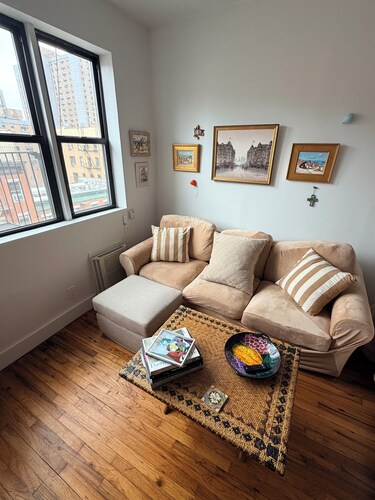 Quiet East Village Apt! Close to Tompkins Sq Pk!
