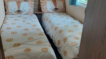 4 bedrooms, individually decorated, individually furnished, free WiFi