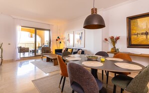 Apartment | Living room - Benahavis Abode With Panoramic Views (Benahavis)