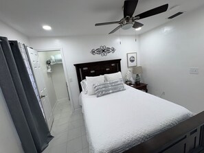 1 Schlafzimmer, Bügeleisen/Bügelbrett, kostenloses WLAN, Bettwäsche