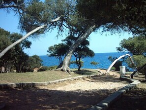 Property grounds - Well-located apartment with beautiful sea view. (Saint-Raphaël)