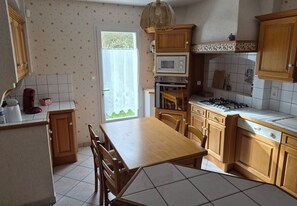 Private kitchen - House near the sea (Beauvoir-sur-Mer)