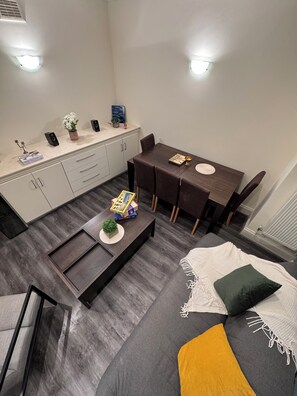 TV - Hyde Park cozy hidden gem (London)