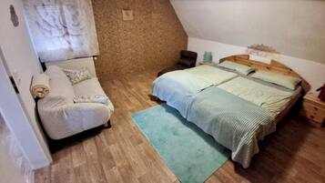 1 habitación, tabla de planchar con plancha, wifi y ropa de cama