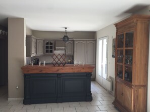 Interior - AIR-CONDITIONED PROVENCAL HOUSE WITH POOL AND SPA ON THE ROAD TO BIOT (Antibes)